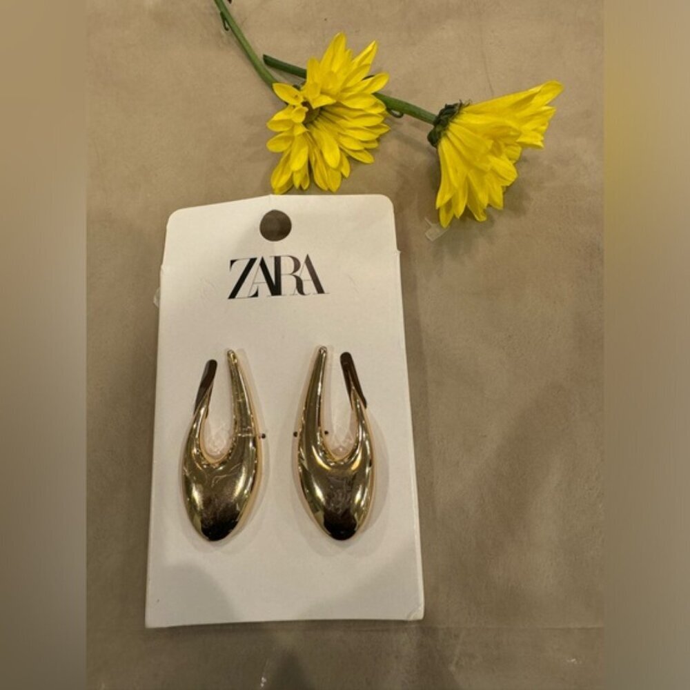 NWT. ZARA ELONGATED HOOP EARRINGS - Picture 5 of 5